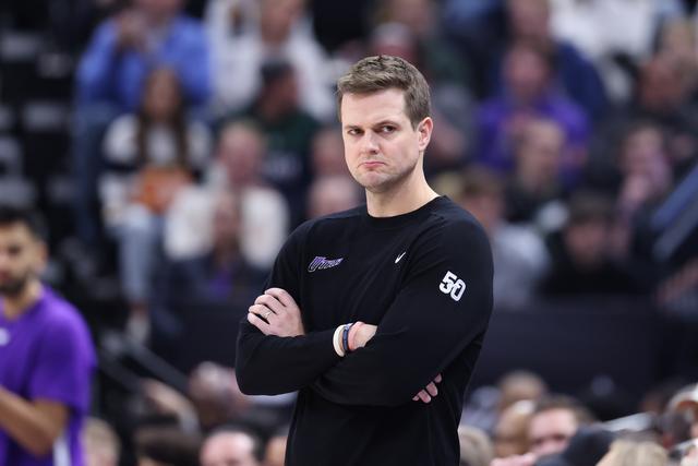 班凯罗27分米切尔50分 魔术力克骑士3-3进抢七